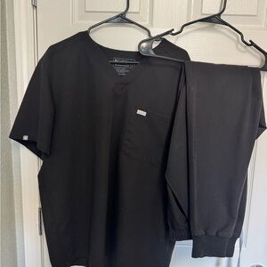 MENS Figs Black Scrub Set XL TOP/L BOTTOM